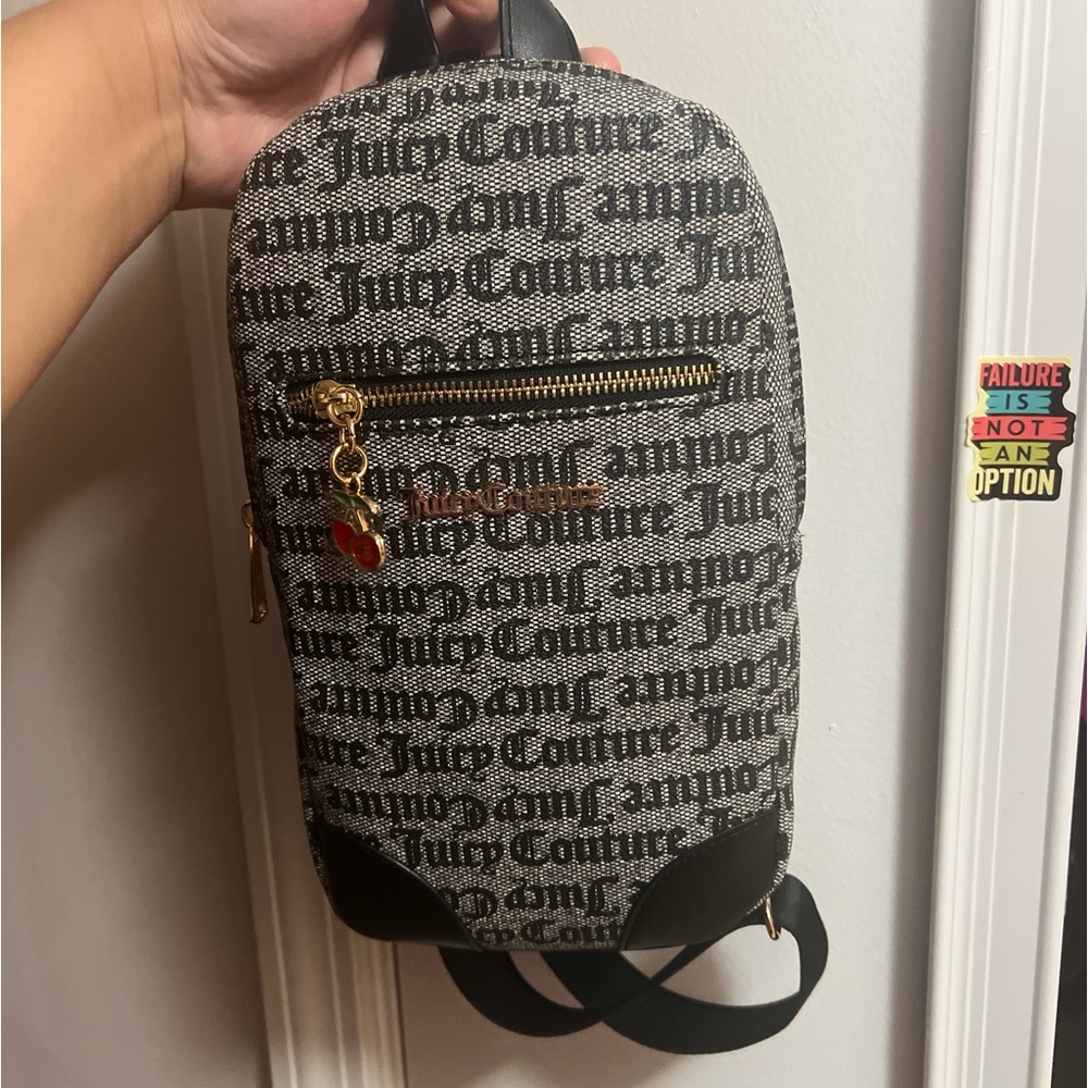 Juicy sling bag